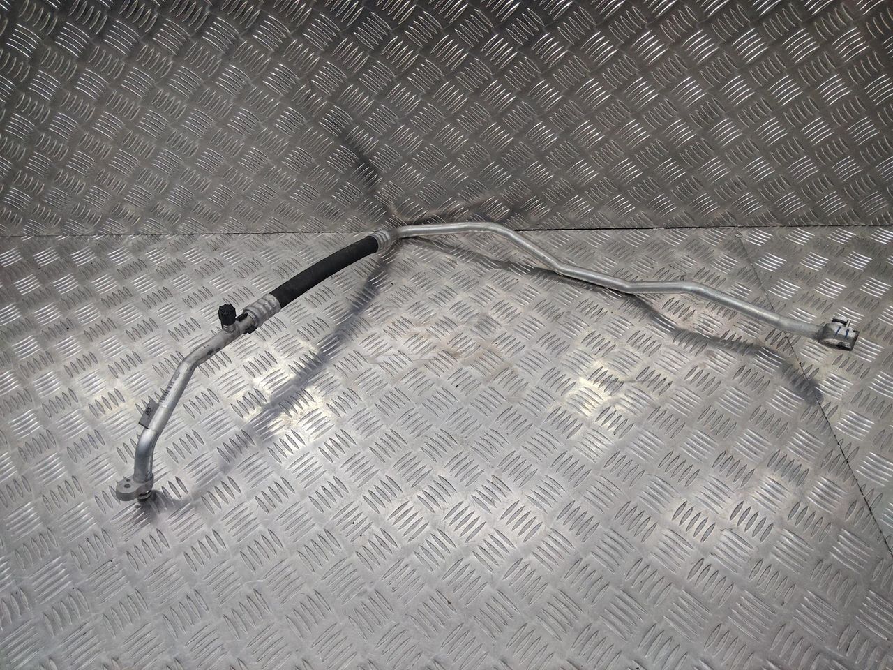 трубка кондиционера BMW X1 F48 2016, 2.0 л., дизель, 9209721