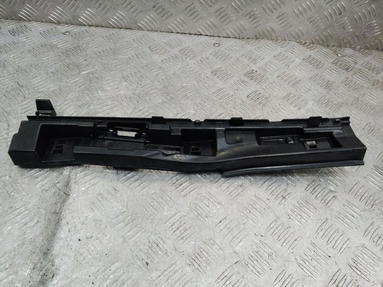 Кронштейн крепления порога BMW X1 F48 2015, 7332334