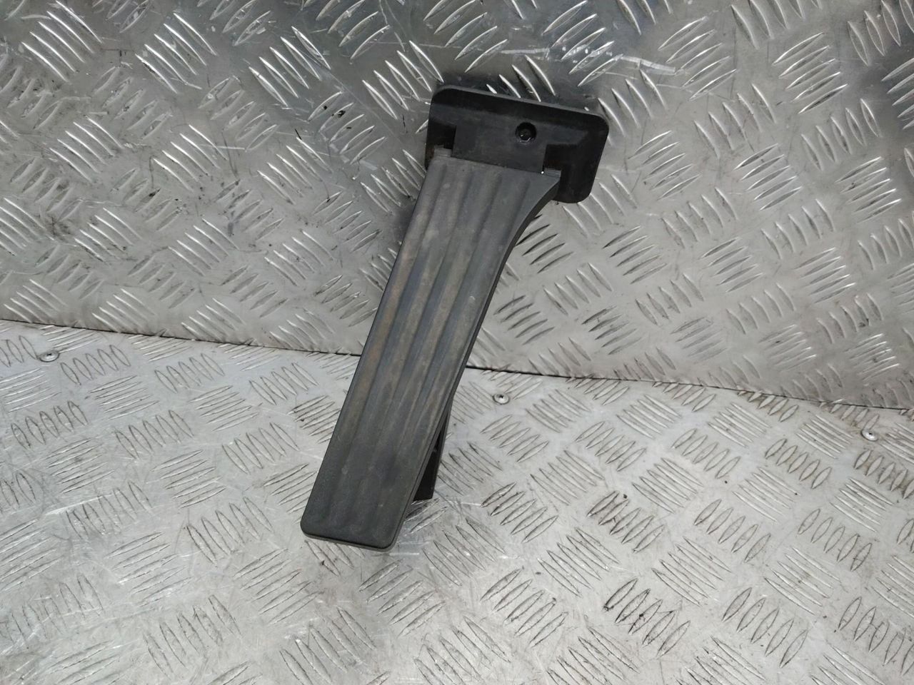 педаль BMW X1 F48 2015, 2.0 л., дизель, 6859999