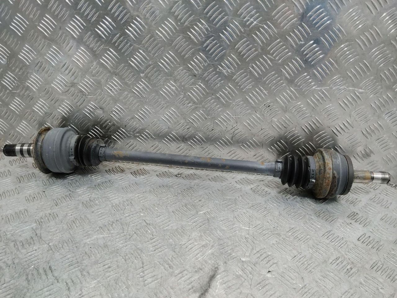 полуось задняя (приводной вал, ШРУС) Mercedes-Benz E-Класс W212/S212/C207/A207 2011, 2.2 л., дизель