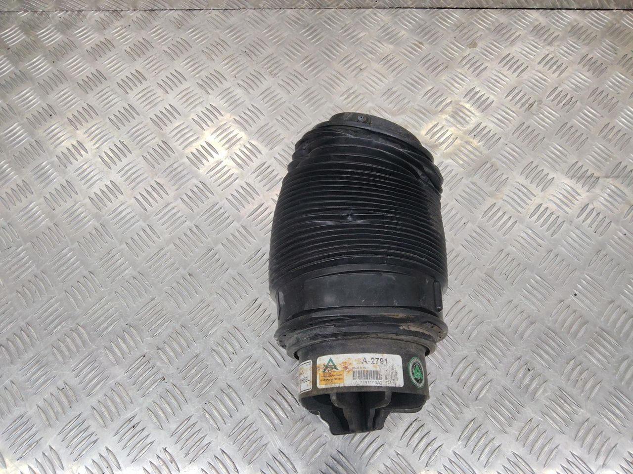 пневмоподушка Mercedes-Benz E-Класс W212/S212/C207/A207 2011, 2.2 л., дизель