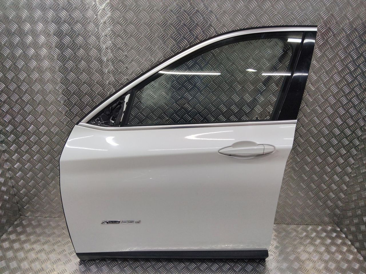 дверь передняя левая BMW X1 F48 2016