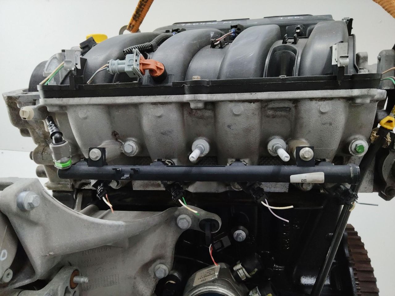 топливная рампа Renault Duster 1 поколение 2013, 2.0 л., бензин, 8200601367