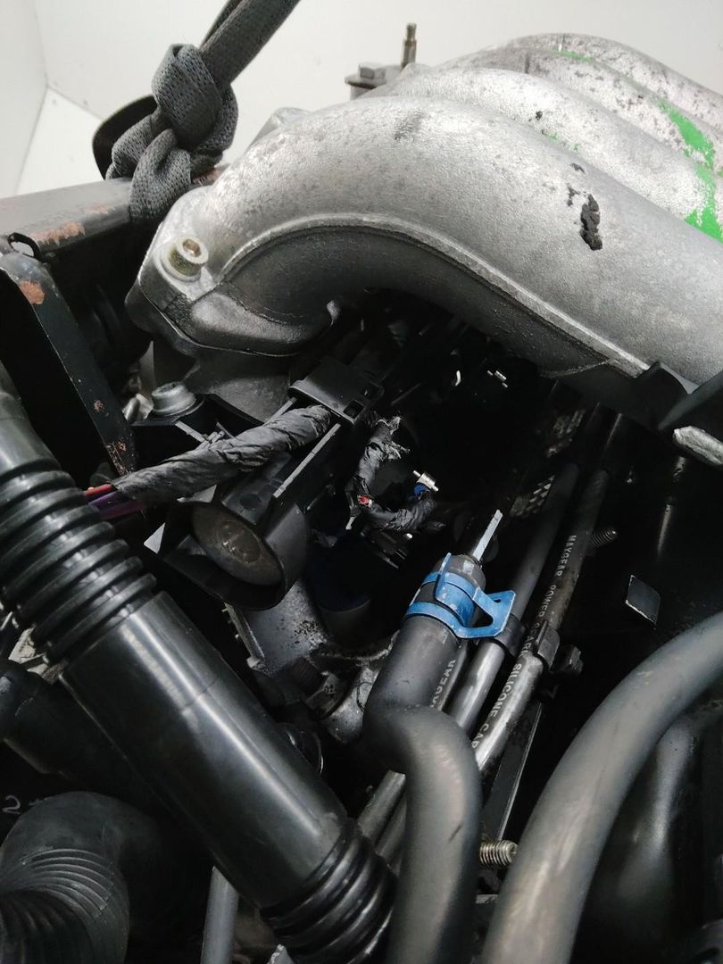 топливная рампа Volkswagen Golf 4 поколение 1998, 2.0 л., AQY, бензин