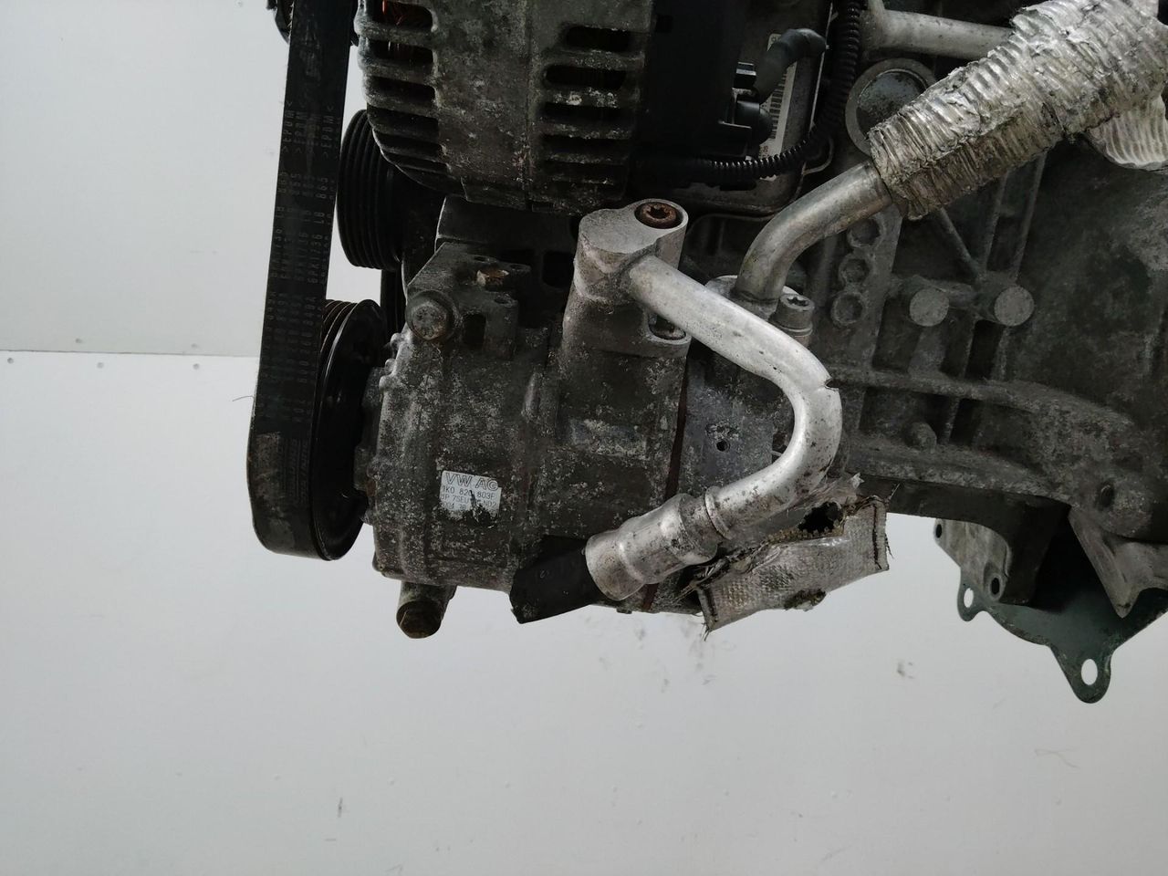 компрессор кондиционера Volkswagen Golf 5 поколение 2004, 1.6 л., бензин, МКПП, 1K0820803F
