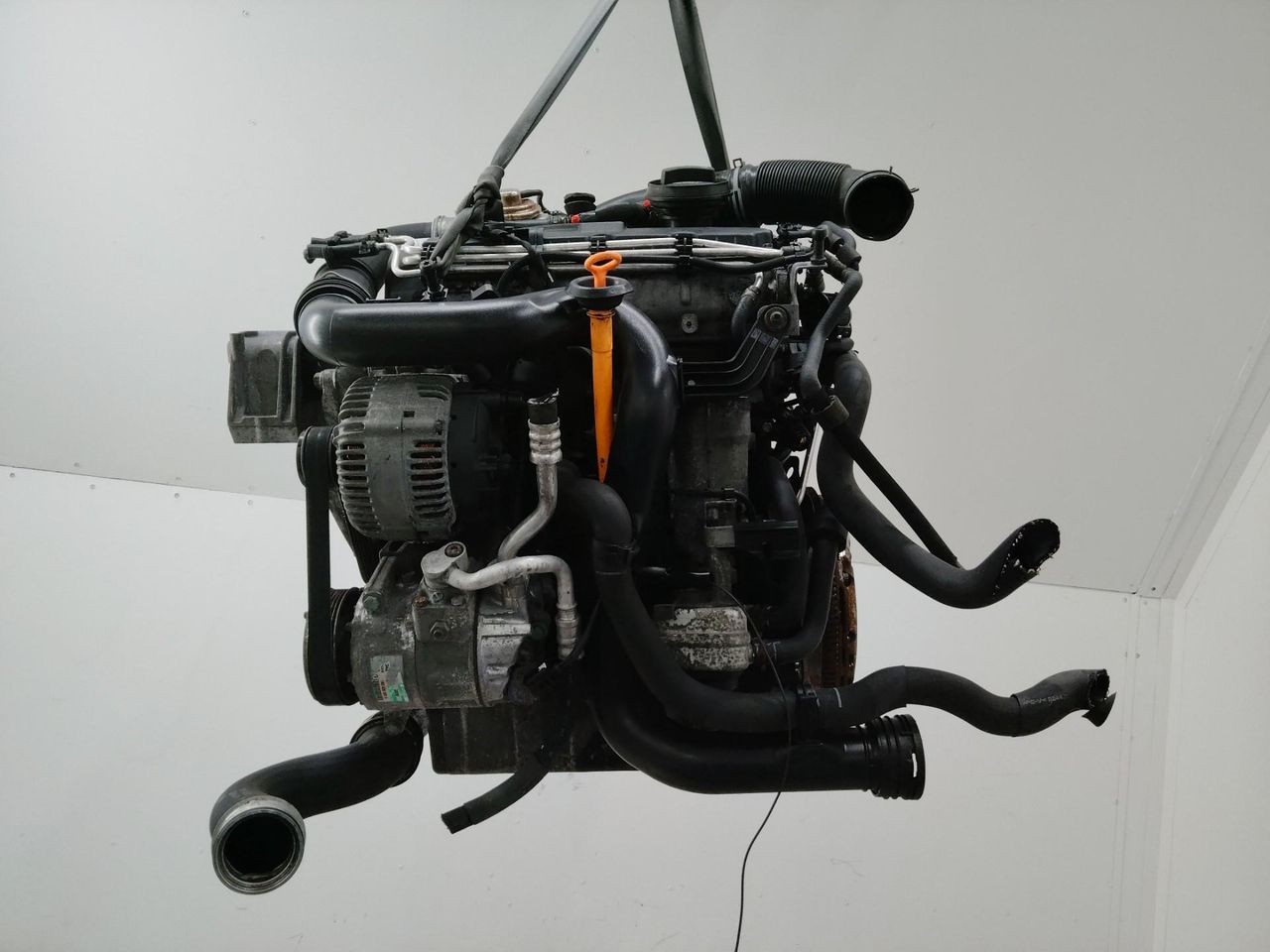 двигатель Volkswagen Passat B6 2005, 1.9 л., BKC, дизель, МКПП, BKC