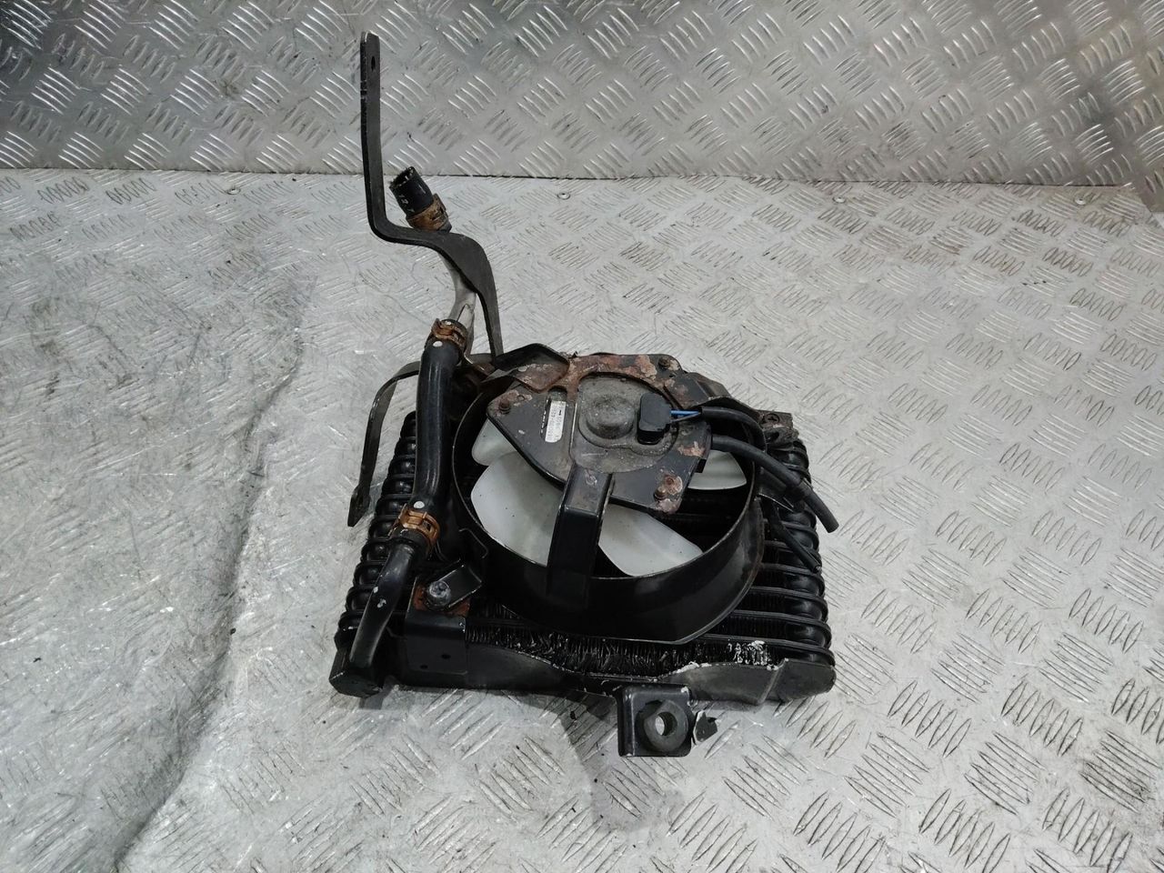 радиатор масляный Mitsubishi Outlander 2 поколение [рестайлинг] 2011, 2.2 л., 4HK, дизель, 0240005950