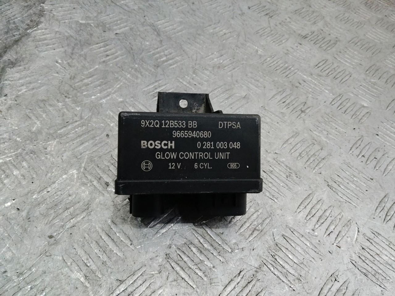 реле накала свечей Citroen C5 2 поколение 2010, 3.0 л., 9X2Q12B533BB, 9665940680