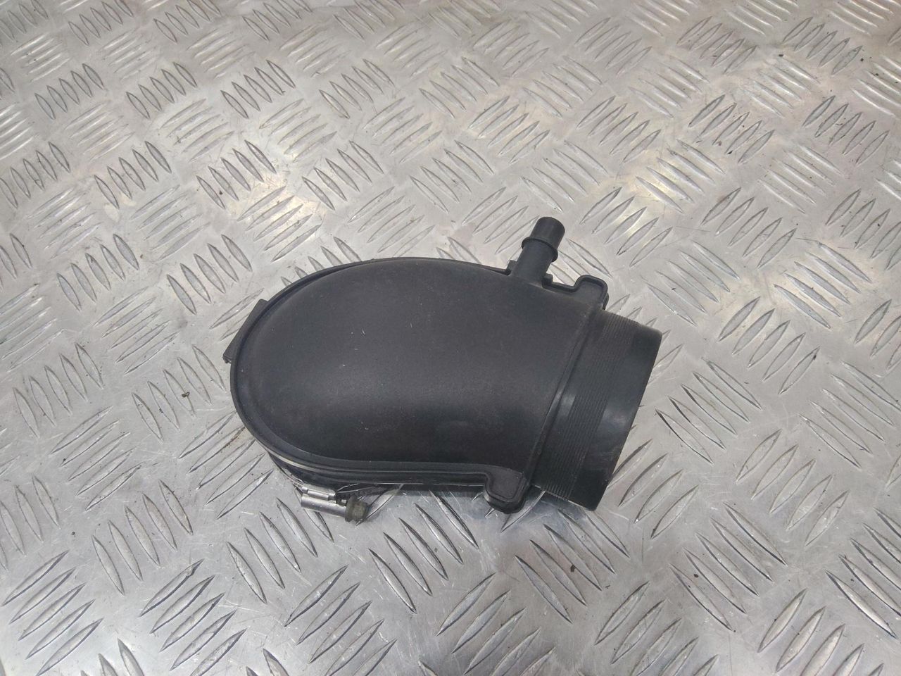 патрубок воздушного фильтра Citroen Xsara Picasso 1 поколение 2004, 2.0 л., бензин, 9641733880