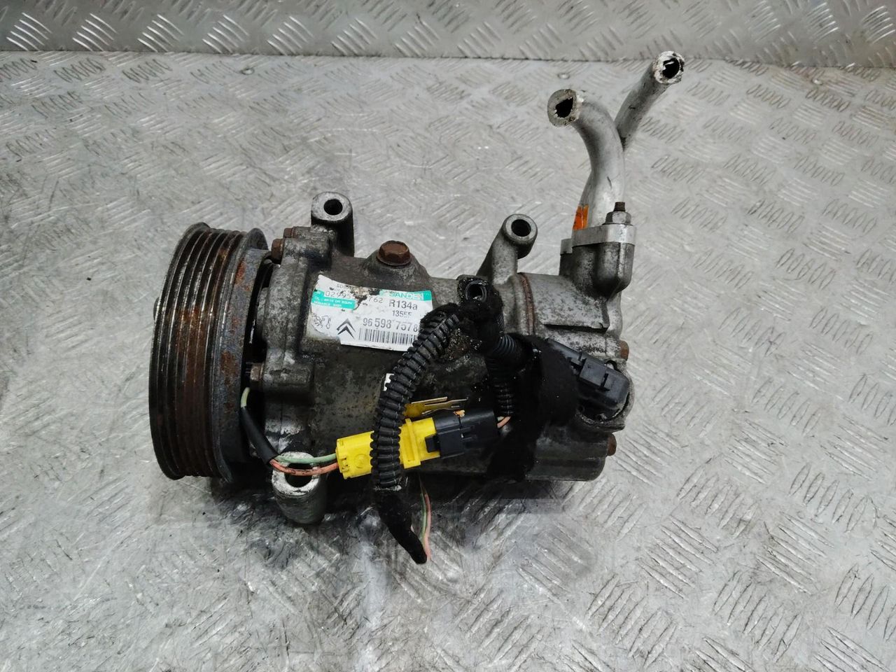 компрессор кондиционера Peugeot 207 1 поколение 2009, 1.6 л., бензин, 9659875780