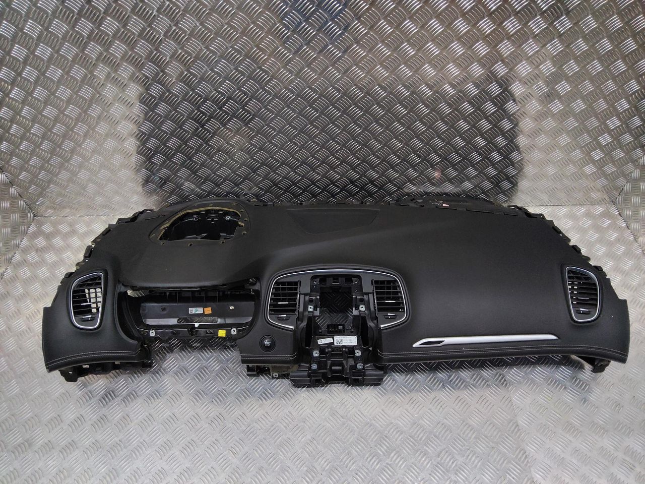 панель передняя салона (торпедо) Renault Scenic 4 поколение 2017, 681008162R