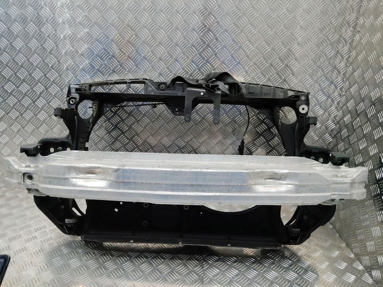 передняя панель крепления облицовки (телевизор) Audi A6 4F/C6 2004, 1857769007