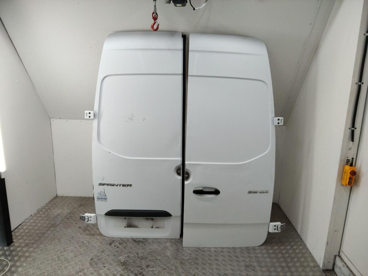 Дверь задняя распашная (комплект) Mercedes-Benz Sprinter W907/W910 2021
