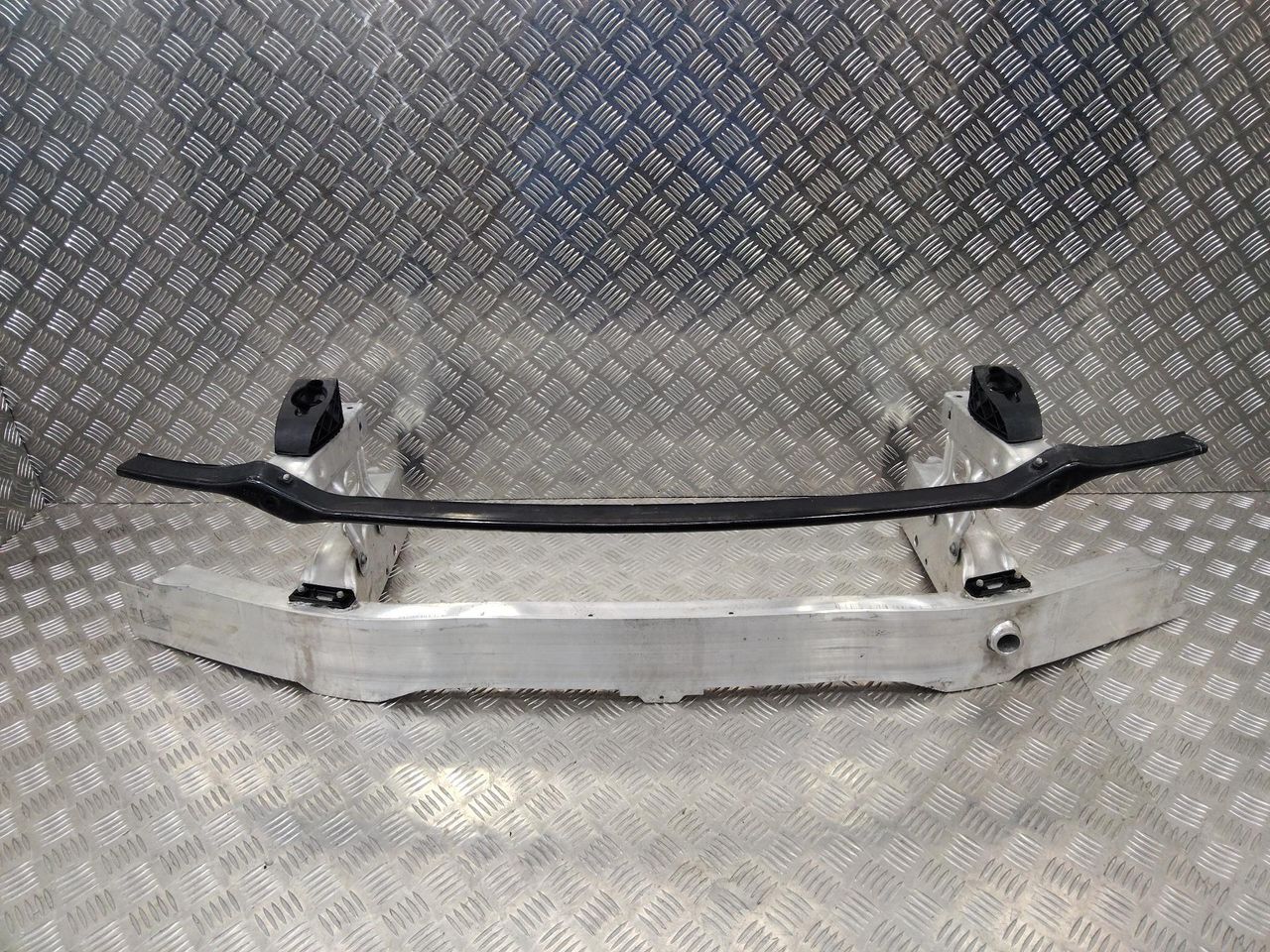 усилитель бампера переднего BMW 1 серия F20/F21 2013, 7255393