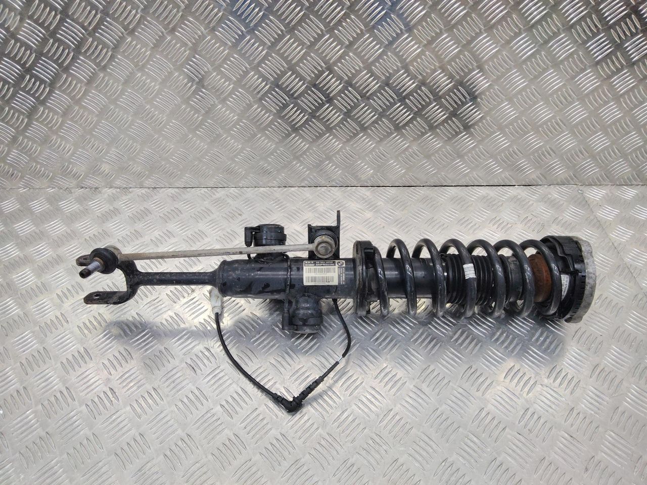 стойка передняя правая BMW 5 серия F07/F10/F11 2010, 3.0 л., дизель, 6796932, 6796178