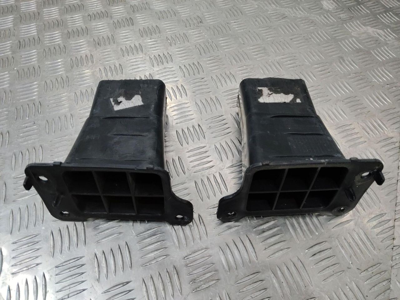 кронштейн переднего бампера Citroen C4 Picasso 2 поколение 2015, 9676575780, 9676575880