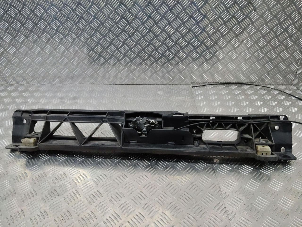 рамка капота Citroen C4 Picasso 2 поколение 2015, 9806629380