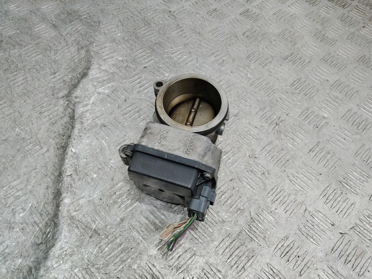 заслонка дроссельная Renault Duster 1 поколение 2013, 2.0 л., бензин, 8200063652