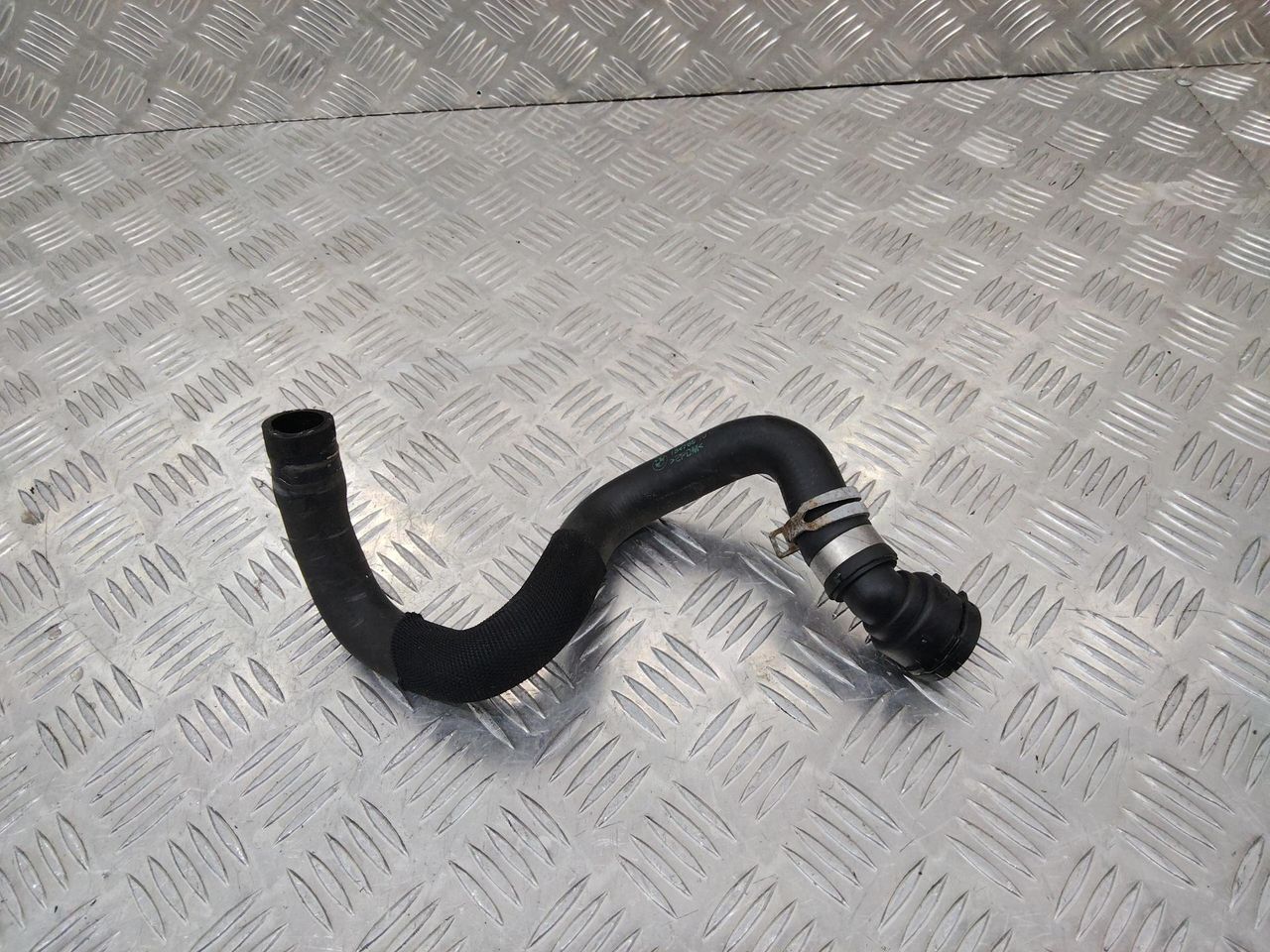 патрубок радиатора BMW 5 серия F07/F10/F11 2010, 3.0 л., дизель, 9170347