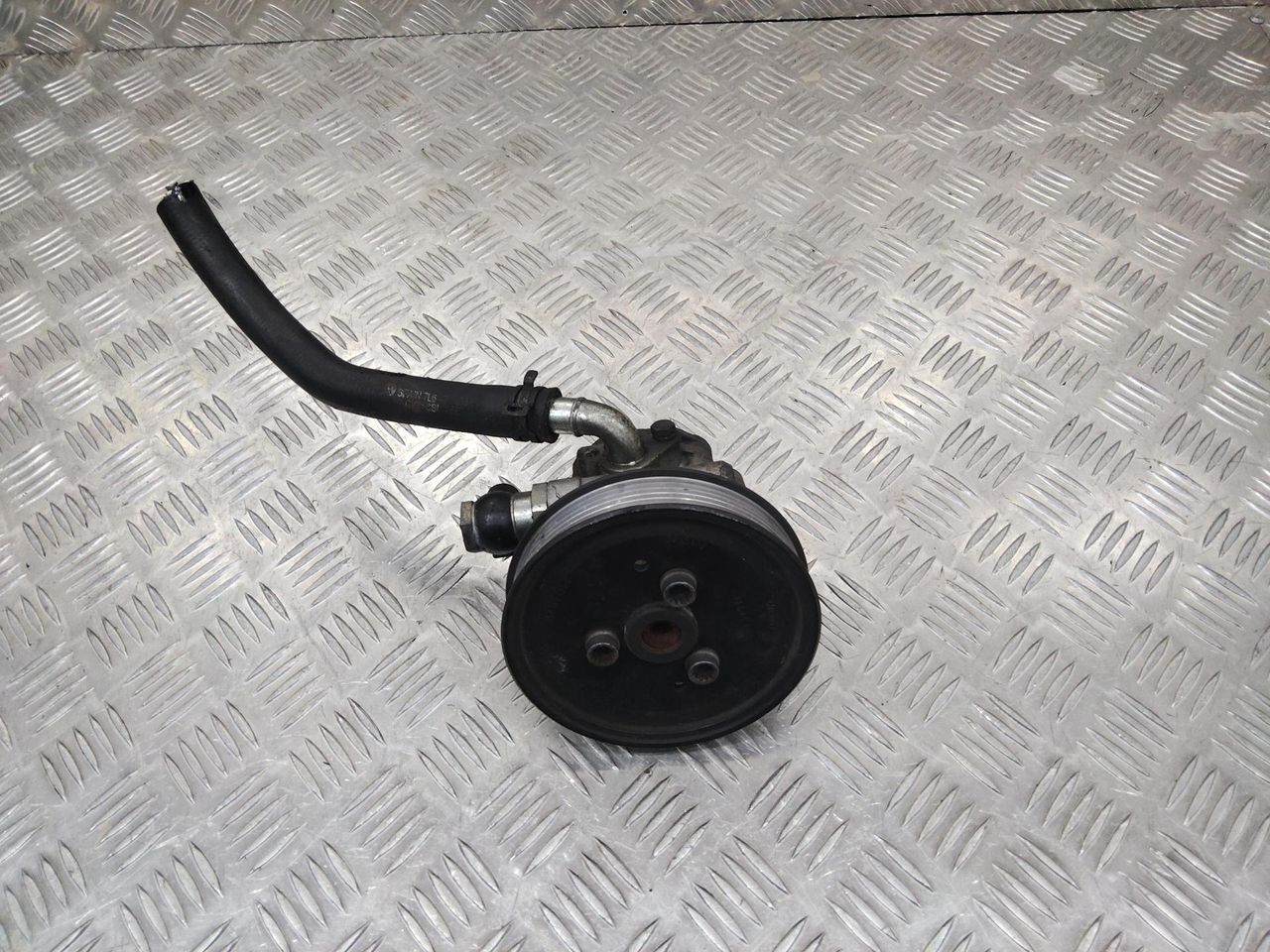 насос гидроусилителя руля Audi A6 4F/C6 2006, 3.0 л., дизель, 059145255C