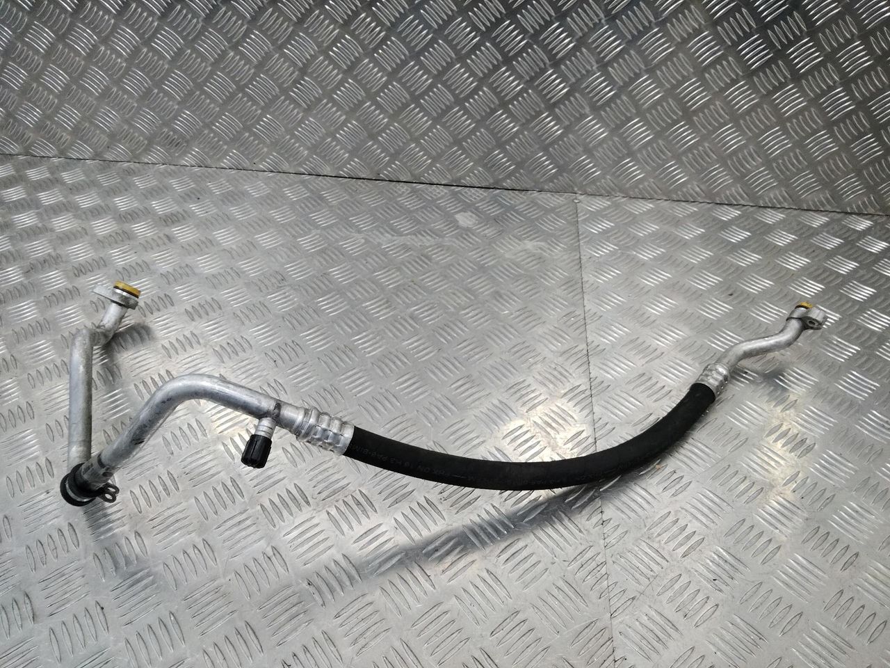 трубка кондиционера BMW 5 серия F07/F10/F11 2010, 2.0 л., N47 D20 C, дизель, 9175326-04, 9175326 - фото №1