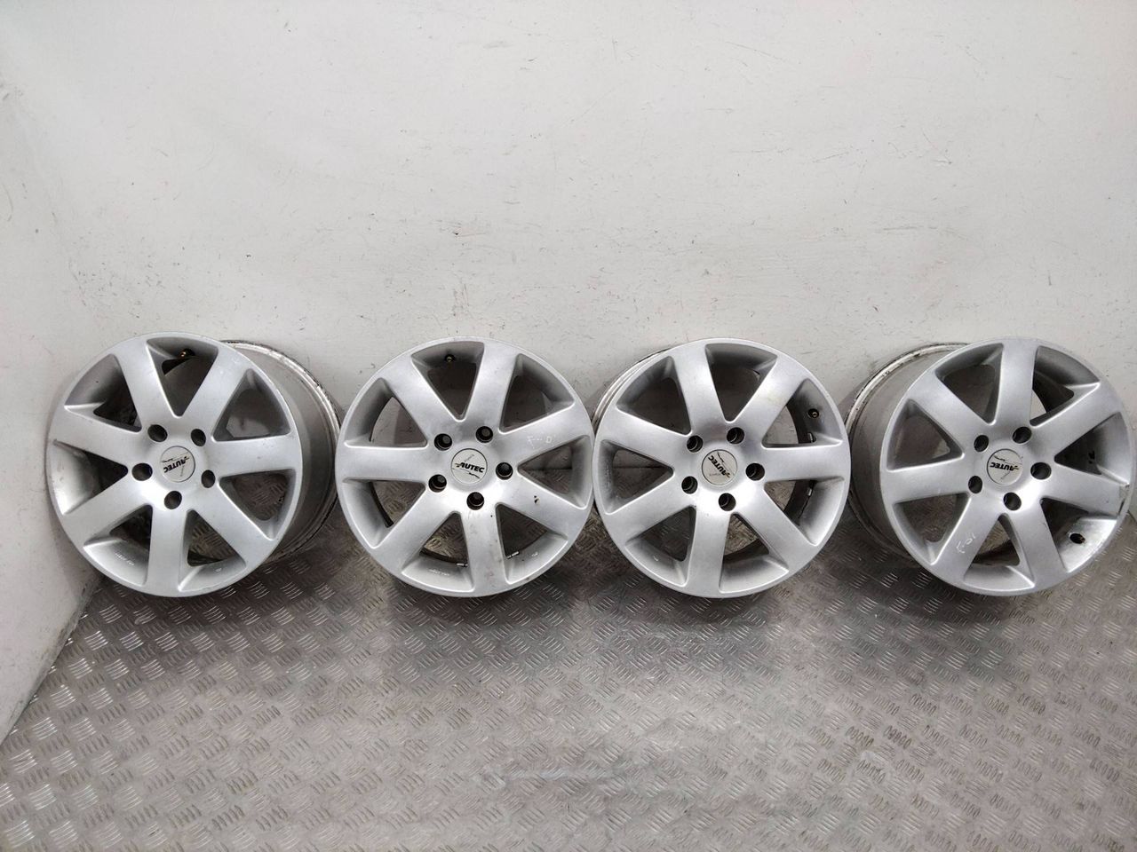 диск литой Volkswagen 2005