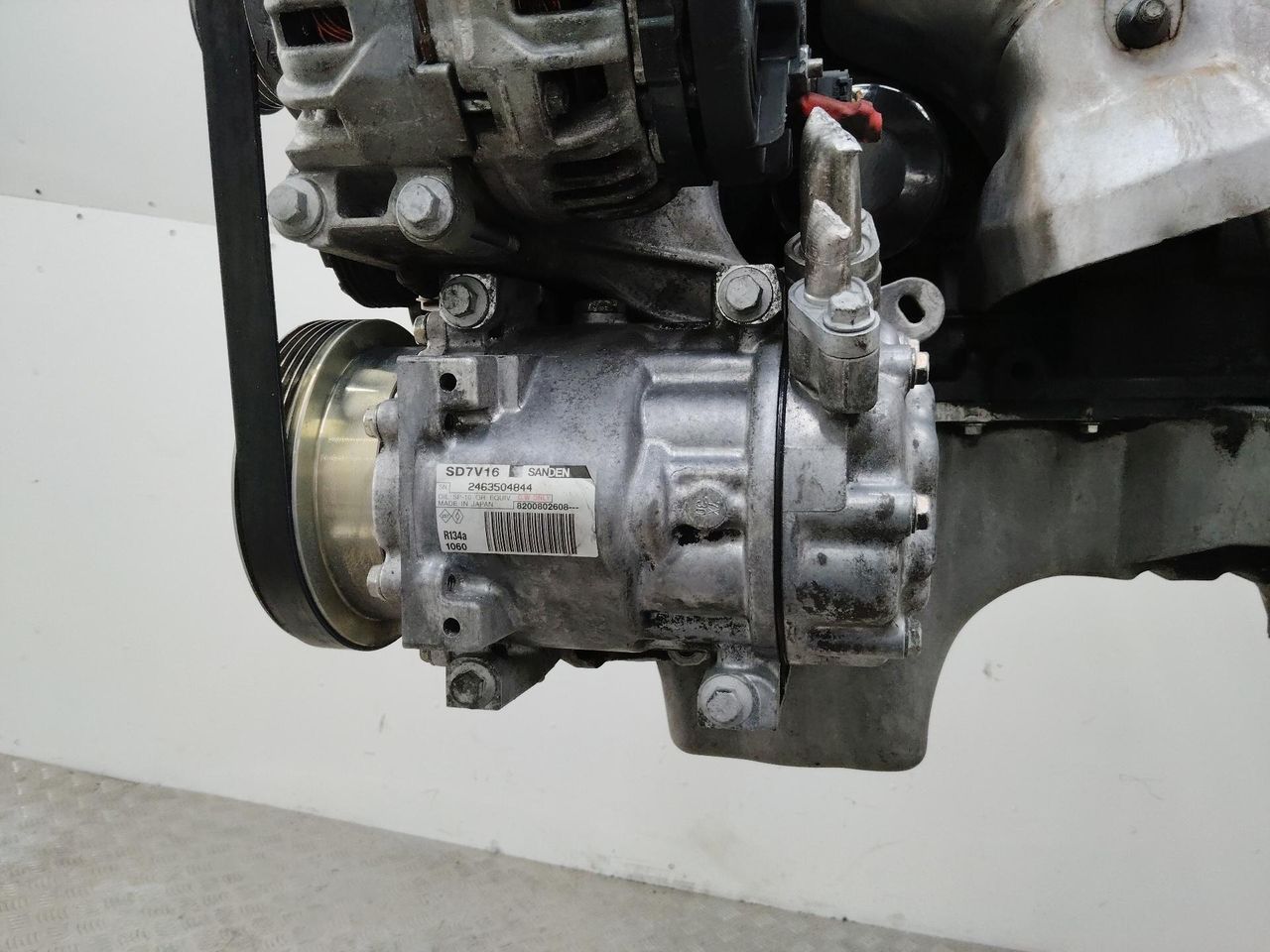 компрессор кондиционера Renault Logan 1 поколение 2008, 1.4 л., K7J 710, бензин, 8200802608