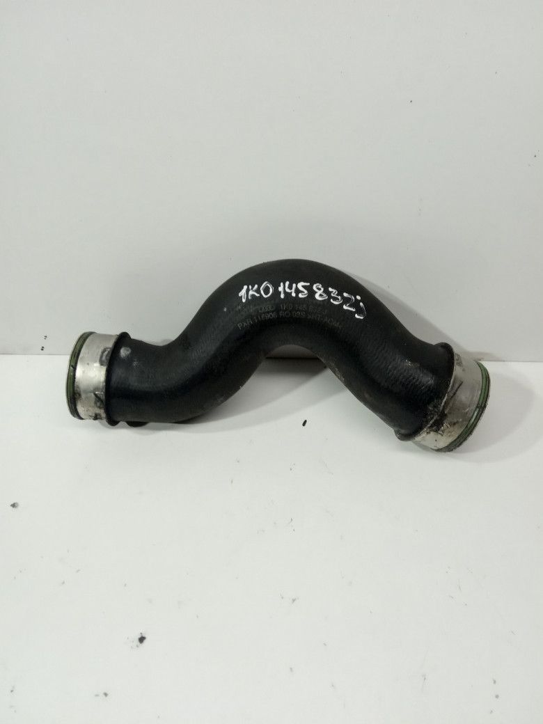 патрубок интеркулера Volkswagen Passat B6 2009, 1.8 л., бензин, седан, 1K0145832J