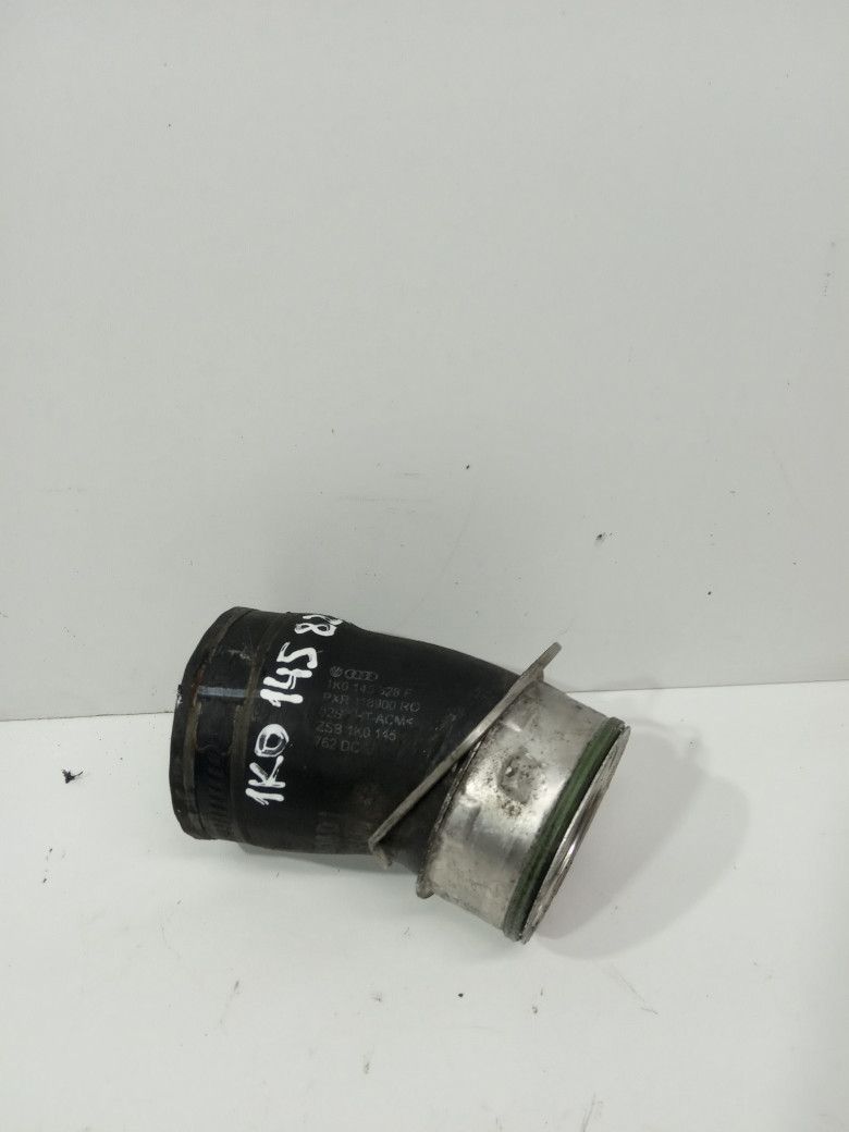патрубок (трубопровод, шланг) Volkswagen Passat CC 1 поколение 2009, 1.8 л., бензин, купе, 1K0145828F