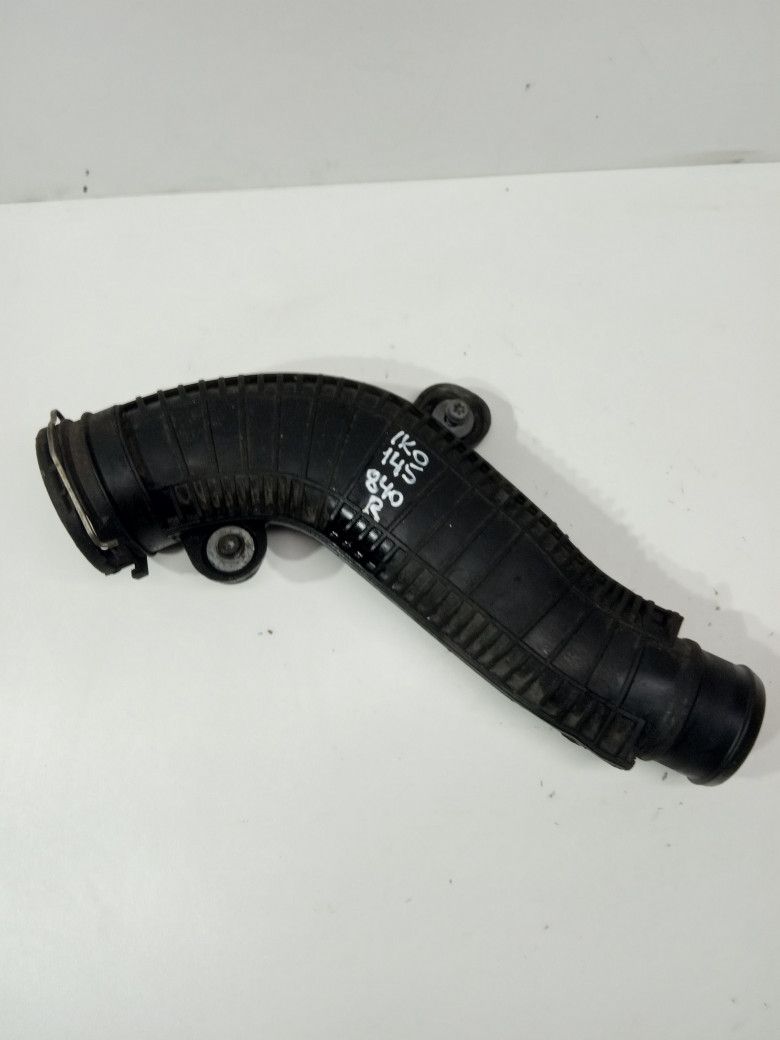 патрубок (трубопровод, шланг) Volkswagen Passat B6 2010, 1.8 л., бензин, седан, 1K0146840R