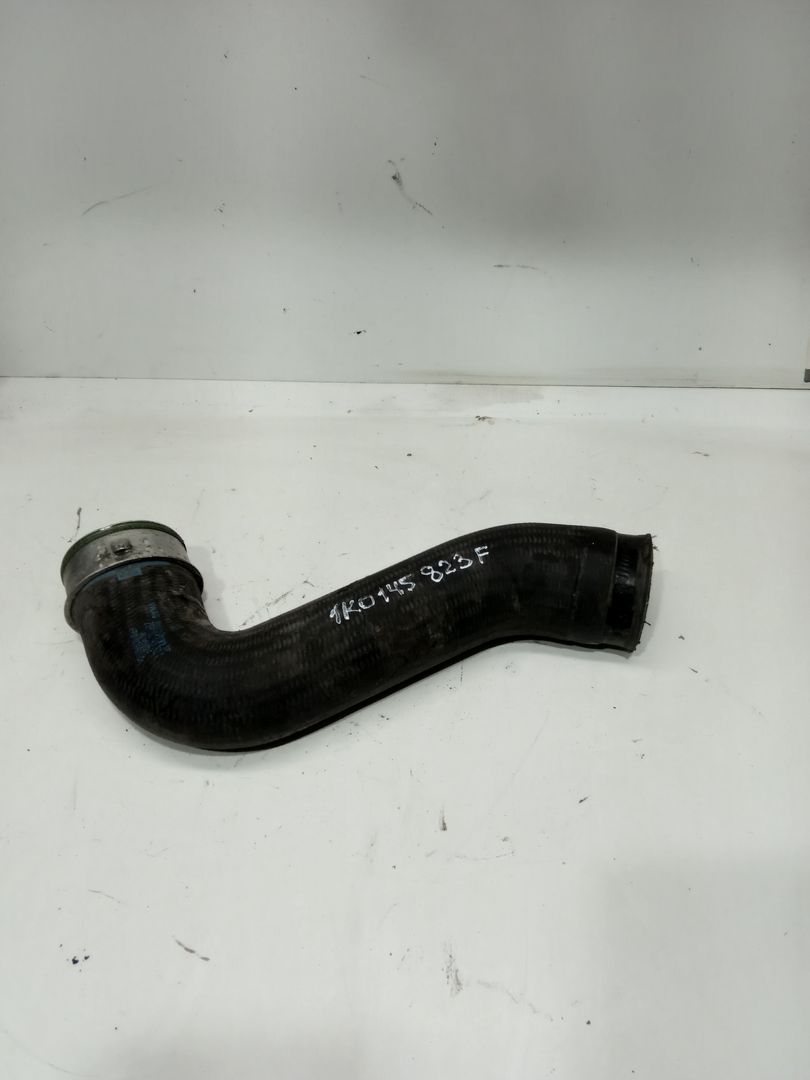 патрубок интеркулера Volkswagen Passat B6 2009, 1.4 л., бензин, 1K0145832F, 1K0145762T