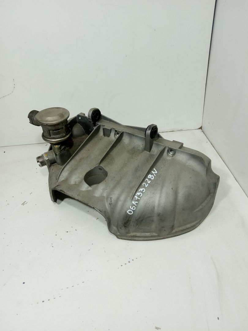 защита (экран) выпускного коллектора Volkswagen Golf 4 поколение 2003, 2.0 л., бензин, 06A133228N, 06A133228S, 06A131351D