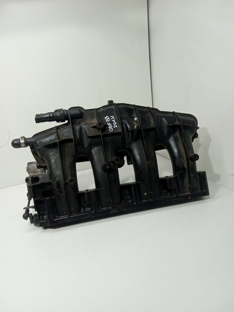 коллектор впускной Audi A4 B7 2009, 2.0 л., бензин, 06F133201N, 06F133484E