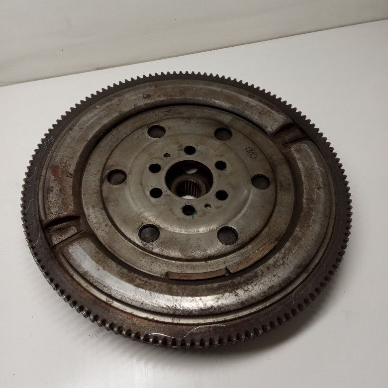 маховик Audi A4 B6 2005, 2.0 л., бензин, 058105317D