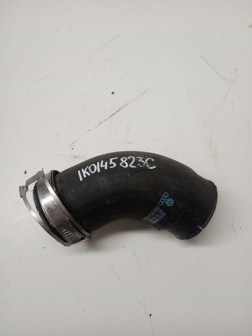 патрубок интеркулера Volkswagen Passat B7 2012, 1.6 л., дизель, 1K0145838AF