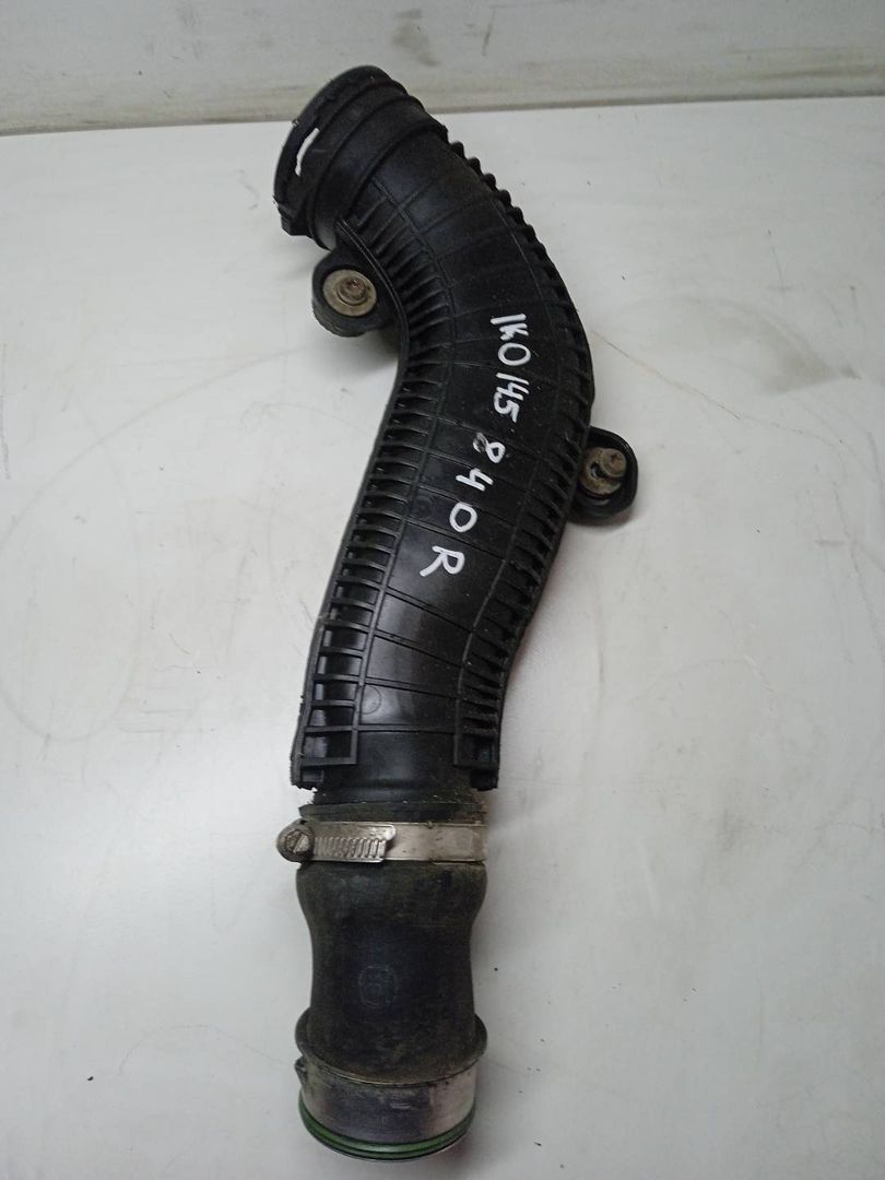 патрубок интеркулера Volkswagen Passat B7 2012, 1.8 л., бензин, 1K0145240R