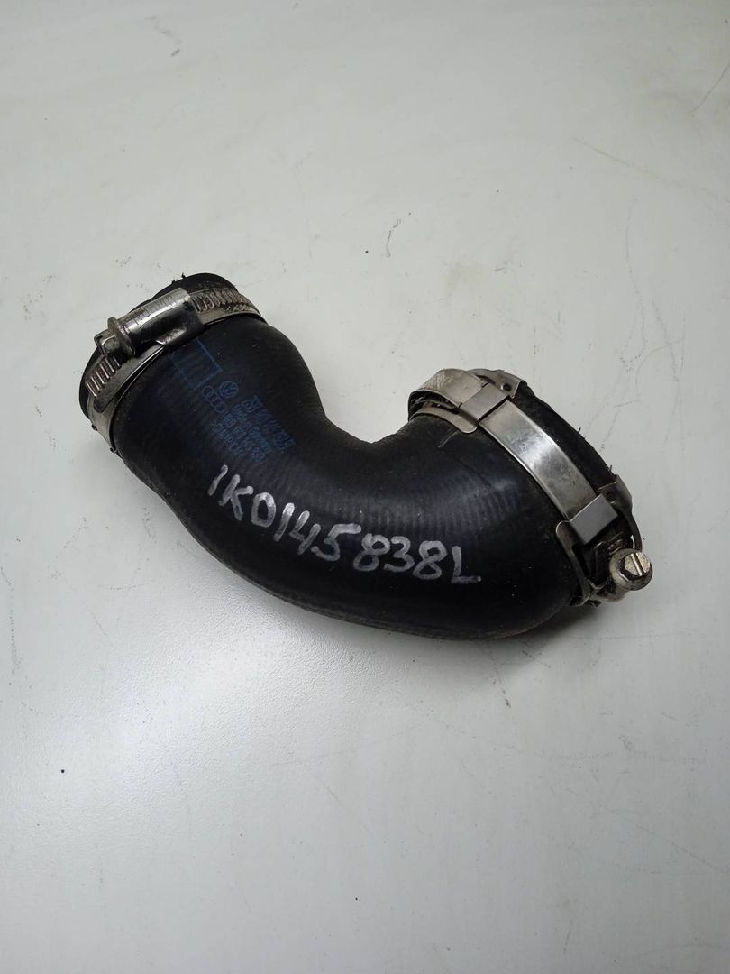 патрубок интеркулера Volkswagen Passat B7 2011, 1.4 л., бензин, 1K0145838L