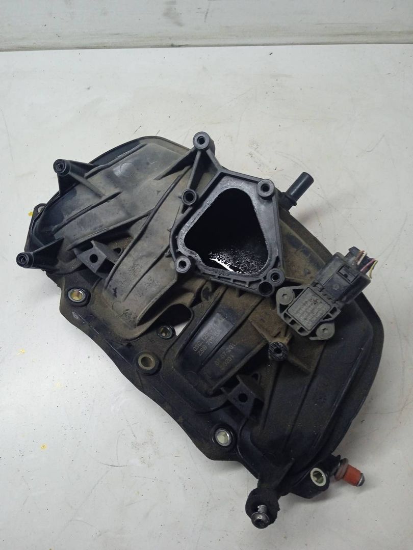 коллектор впускной Volkswagen Tiguan 1 поколение 2010, 1.4 л., бензин, 03C129711AB