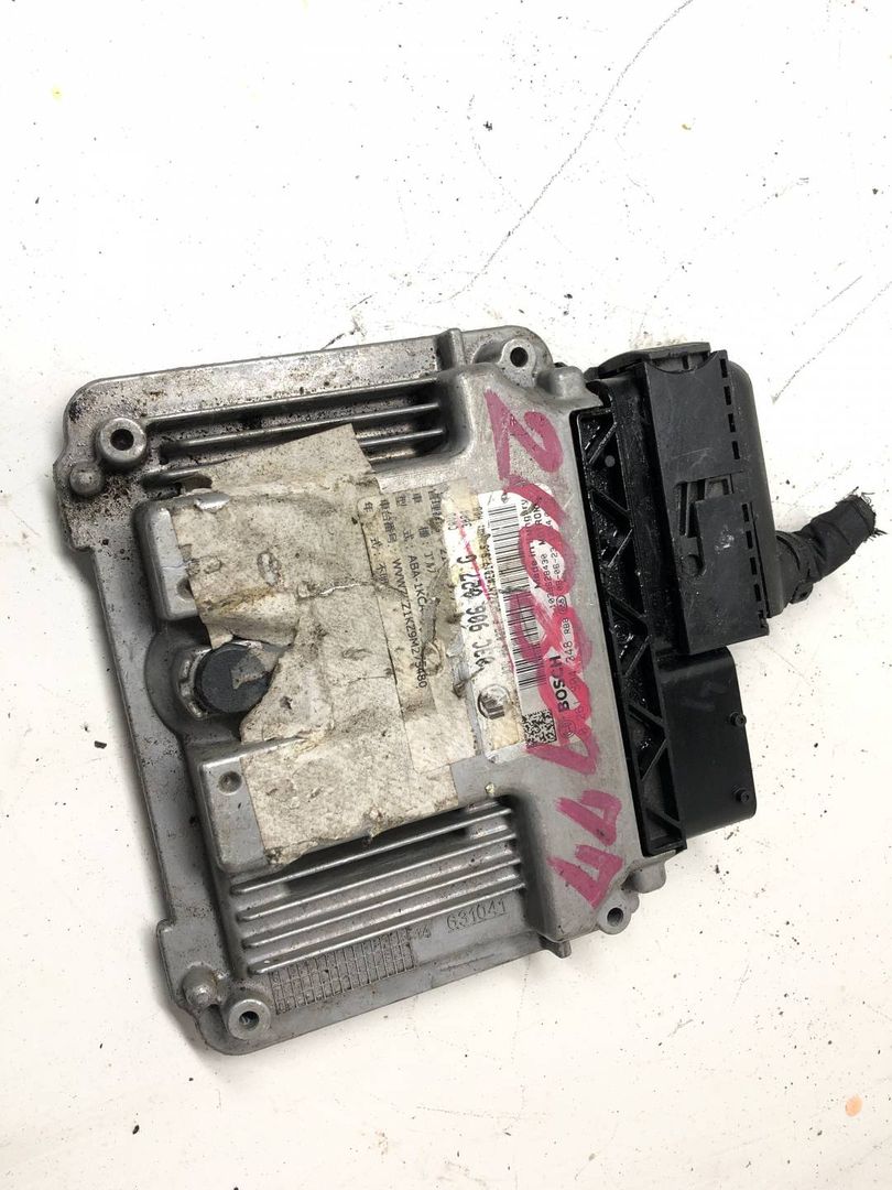 блок управления двигателем Volkswagen Scirocco 3 поколение (2008 - 2015), 1.4 л., бензин, 03C906027G