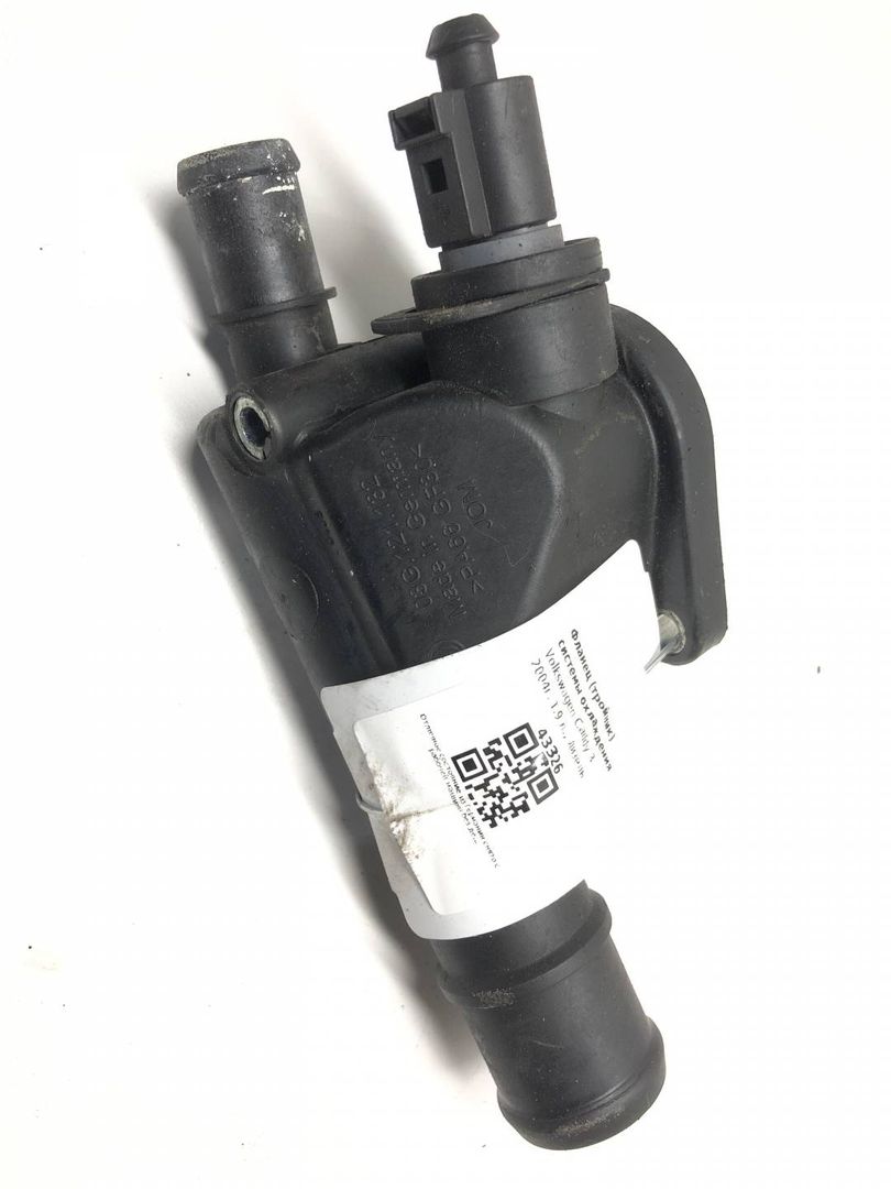 фланец (тройник) системы охлаждения Volkswagen Caddy 3 поколение 2004, 1.9 л., дизель, 03G121132B