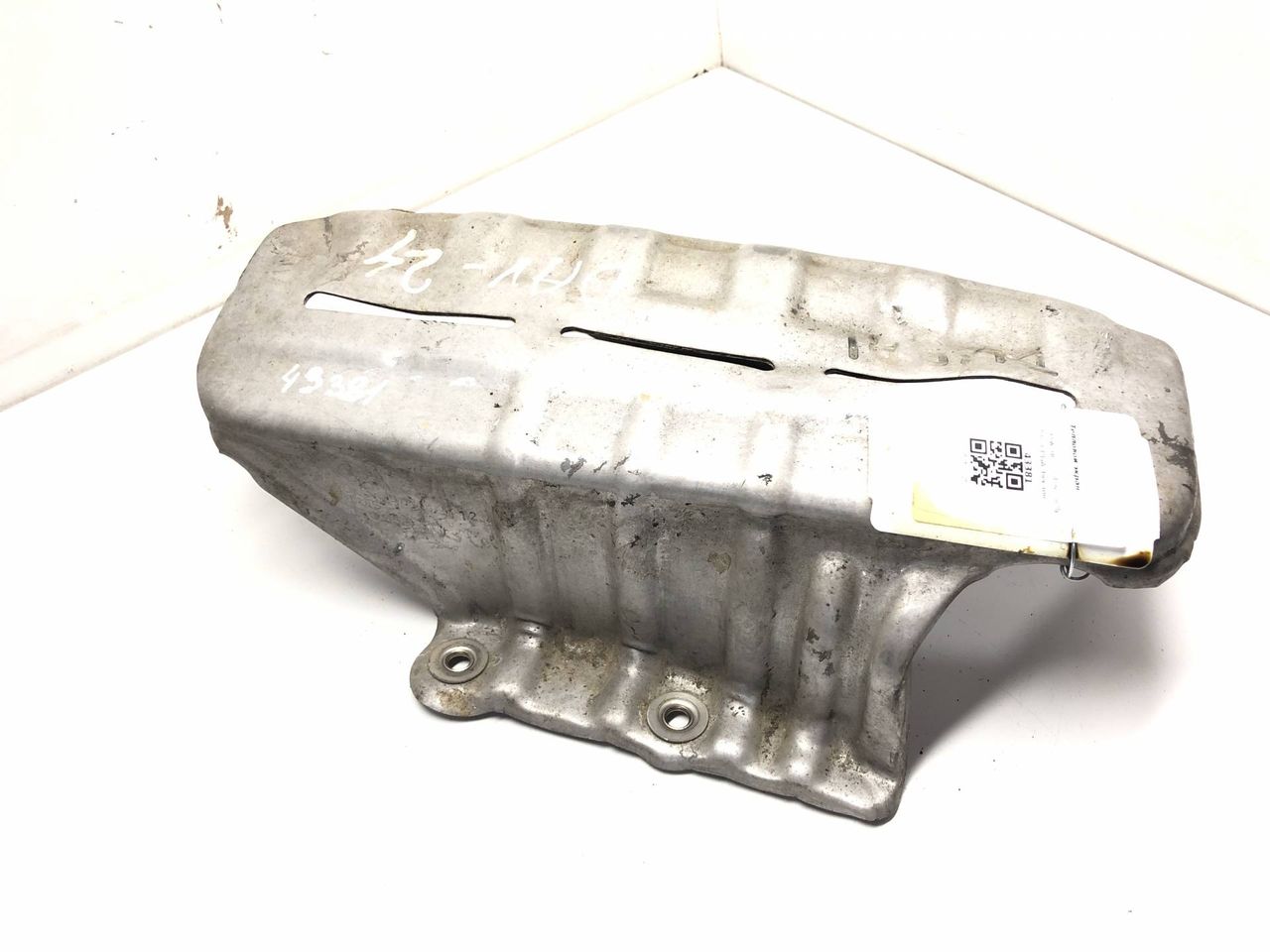 тепловой экран глушителя Volkswagen Golf 6 поколение 2008, 1.4 л., бензин, 03C253041
