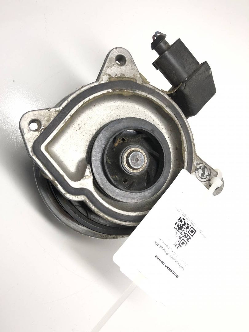 помпа Volkswagen Passat B6 2010, 1.4 л., бензин, 03C880727D, 03C121004J