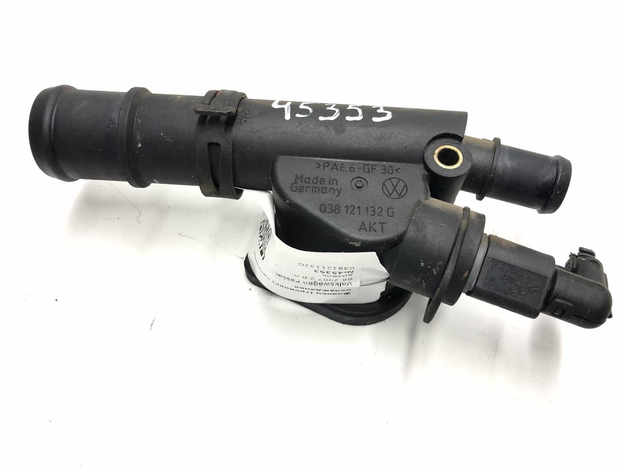 фланец (тройник) системы охлаждения Volkswagen Passat B6 2007, 2.0 л., дизель, 038121132G