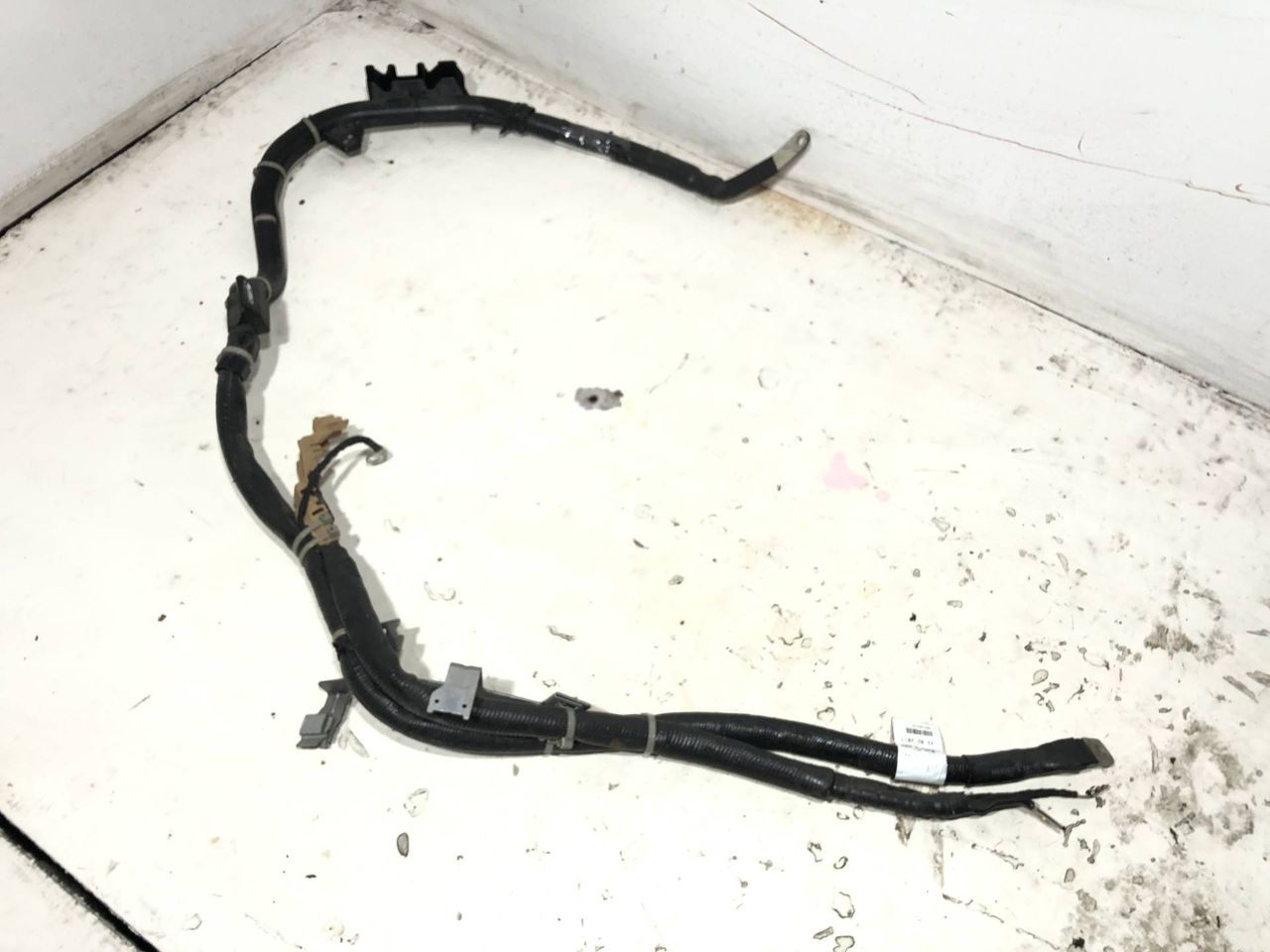 плюсовой провод аккумулятора Mercedes-Benz E-Класс W213/S213/C238/A238 2018, 3.0 л., бензин, АКПП, A2535400701, 2535400701