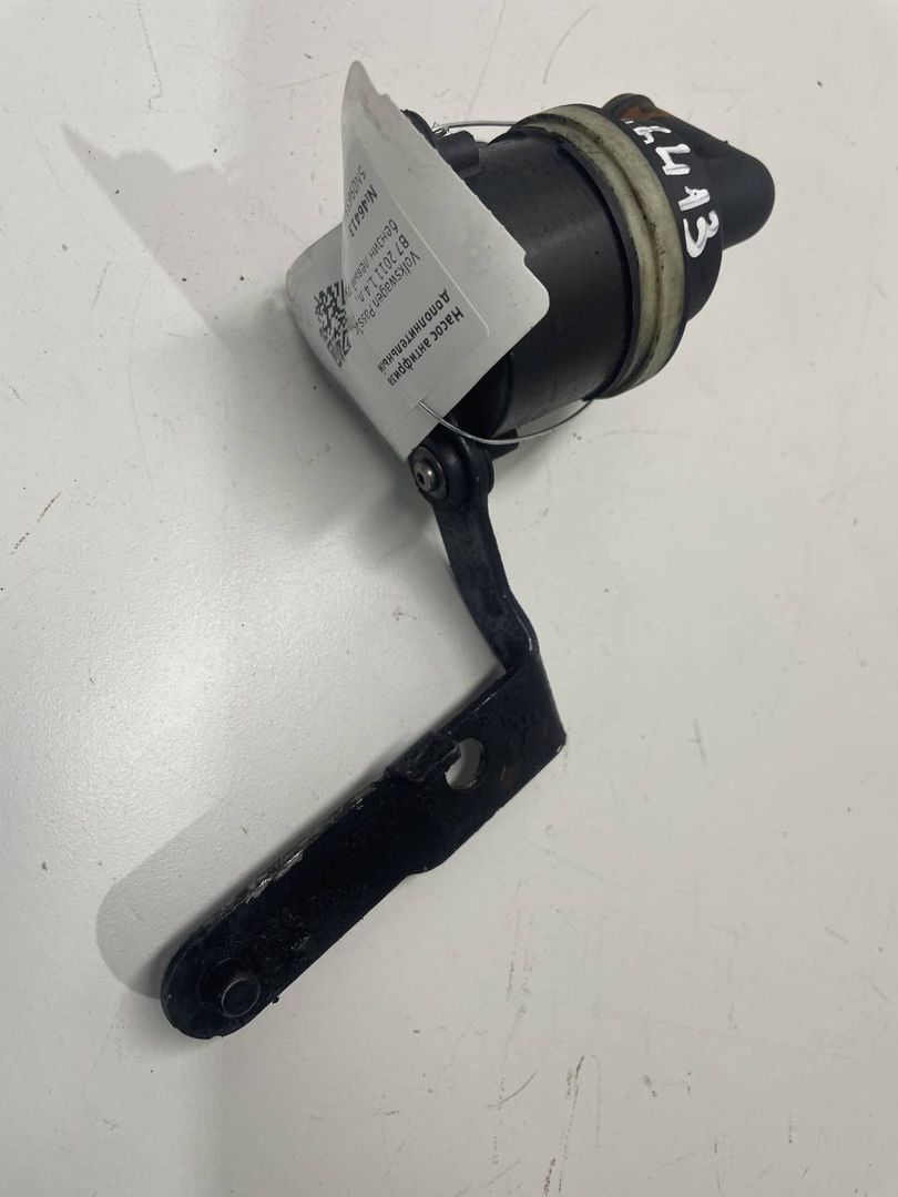насос антифриза дополнительный Volkswagen Passat B7 2011, 1.4 л., бензин, 5N0965561A