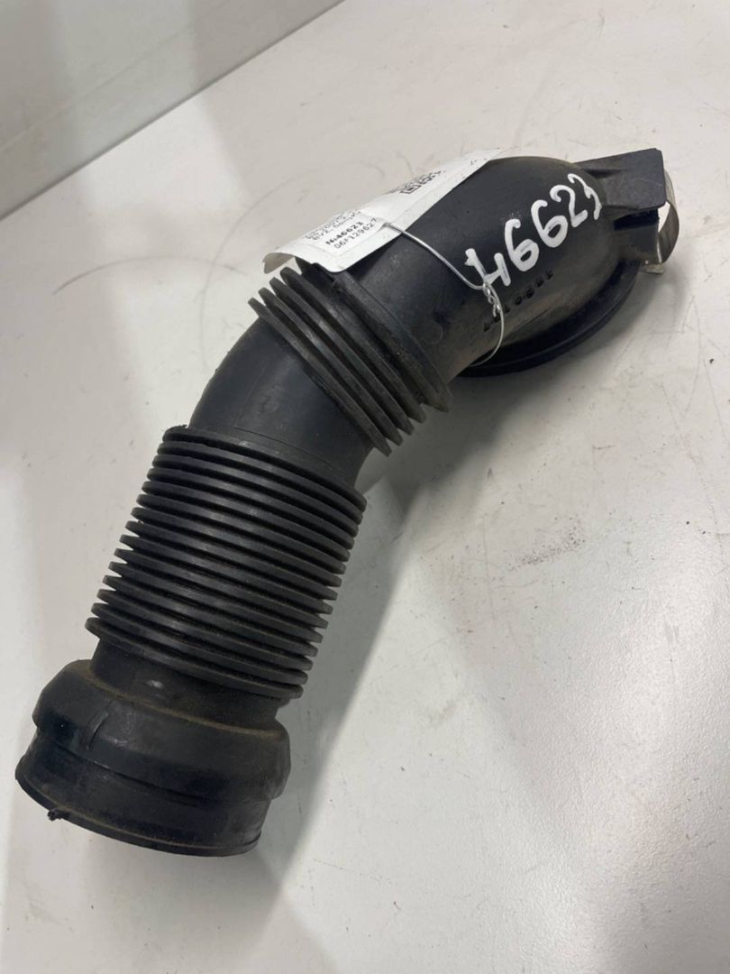 патрубок воздушного фильтра Volkswagen Passat B6 2007, 2.0 л., бензин, 06F129627G
