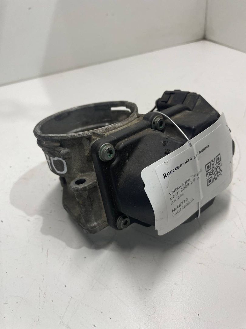 заслонка дроссельная Volkswagen Touran 1 поколение [рестайлинг] 2008, 1.9 л., дизель, 03G128063A