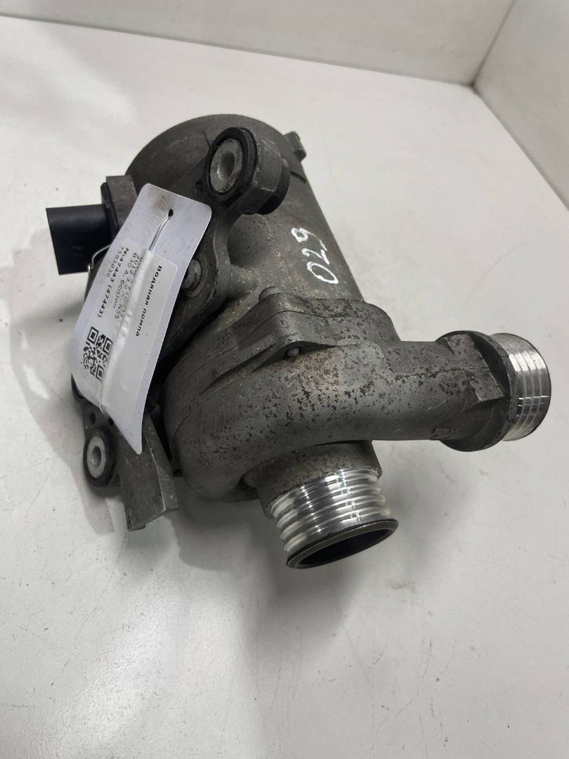 помпа BMW 5 серия F07/F10/F11 2012, 3.0 л., бензин, 7583836, 11517583836