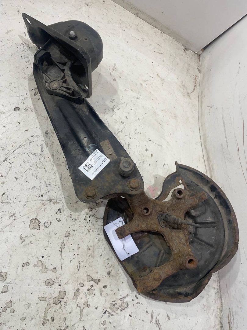 рычаг задний правый Volkswagen Golf 6 поколение 2012, 1.4 л., бензин, 1K0505226H, 1K0505224H, 1K0505224K, 1K0505130J, 1T0598612B