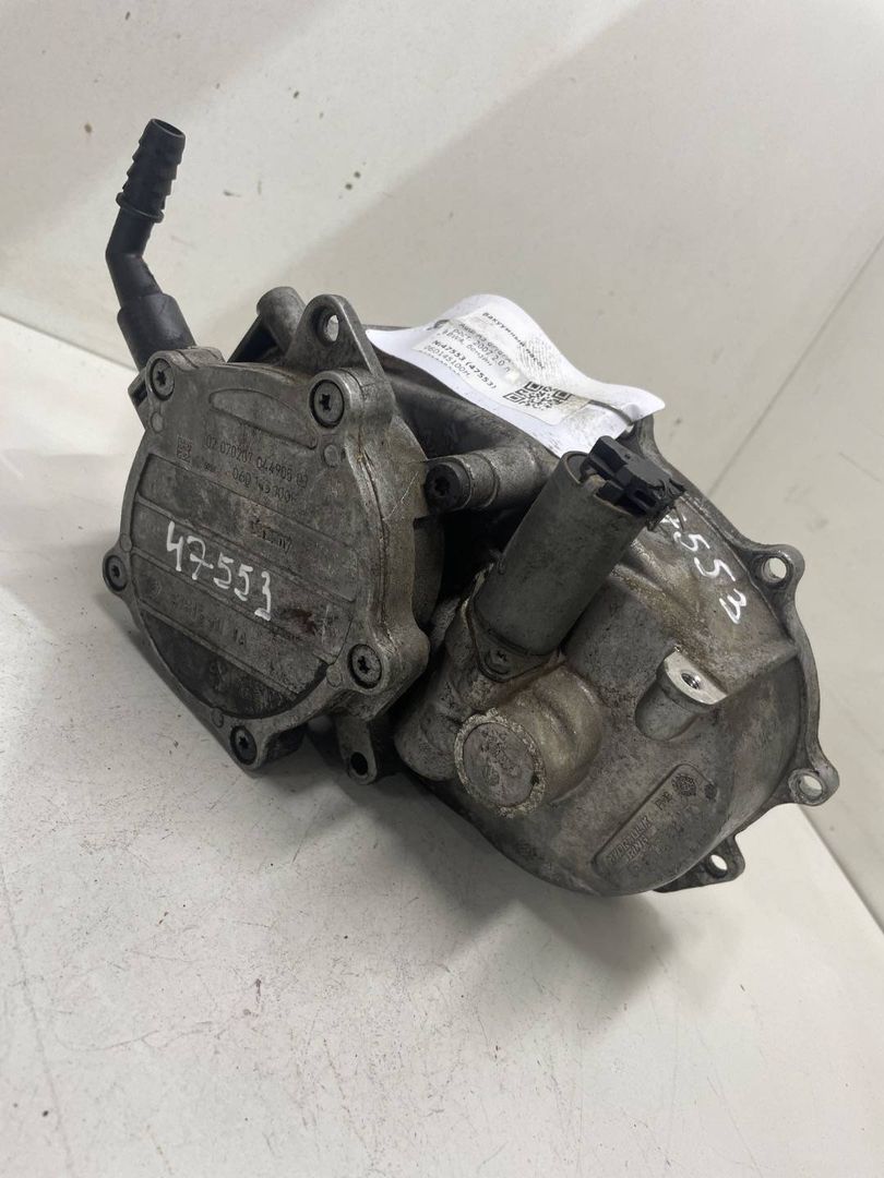 насос вакуумный Audi A3 8P [рестайлинг] 2007, 2.0 л., бензин, 06D145100H, 06F103530P, 06D145100E